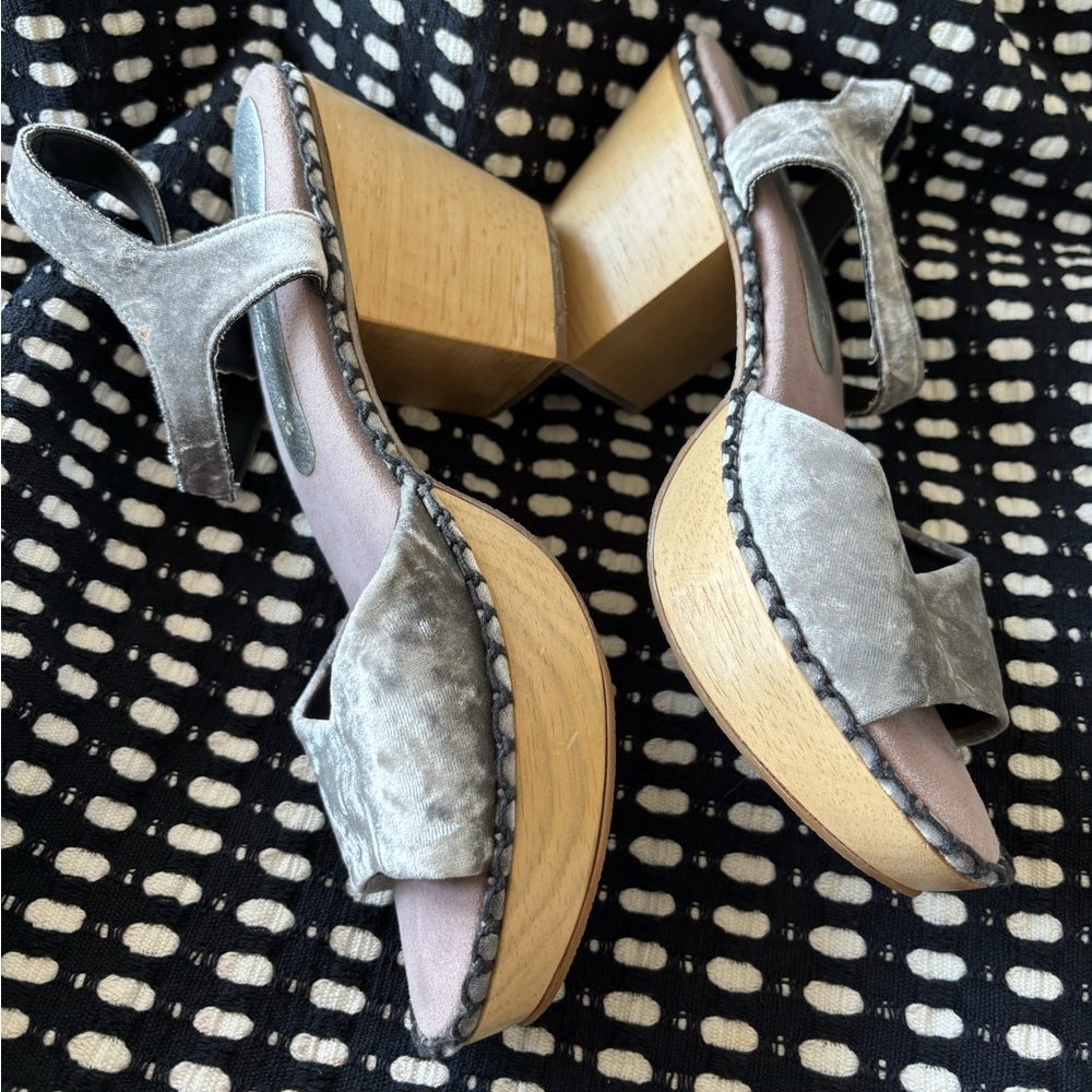 Rachel Comey Women's Silver Velvet Clogs